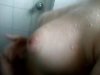 big boobed friend taking a shower - amiga peituda no banho