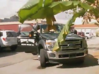 South Beach Tow - Big Naked Man Gets Car Towed