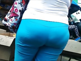 Very big ass milf in blue spandex