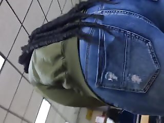 Ebony fat ass in jeans in front of me