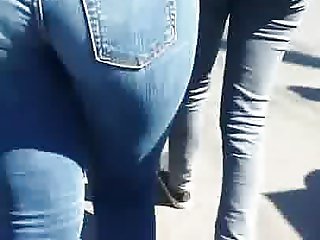 short jeans clip